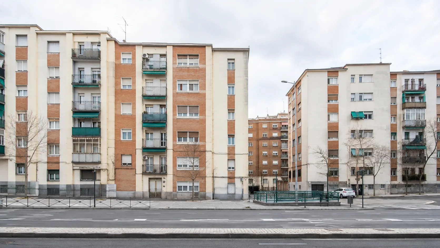 Bloques de vivienda de los años setenta en Pueblo Nuevo, Ciudad Lineal
