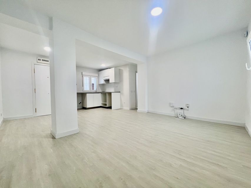 Piso en Venta en Calle de Ochagavia, Valdezarza