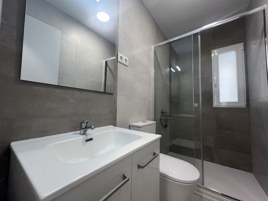 Piso en Venta en Calle de Ochagavia, Valdezarza