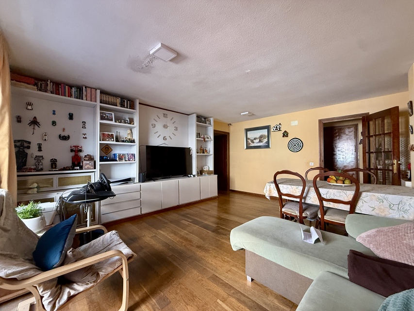 Piso en Venta en Calle Urogallo, Opañel