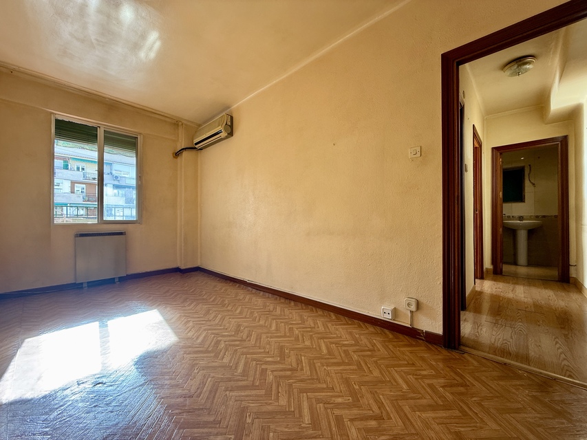 Piso en Venta en Calle Mercedes Arteaga, Opañel