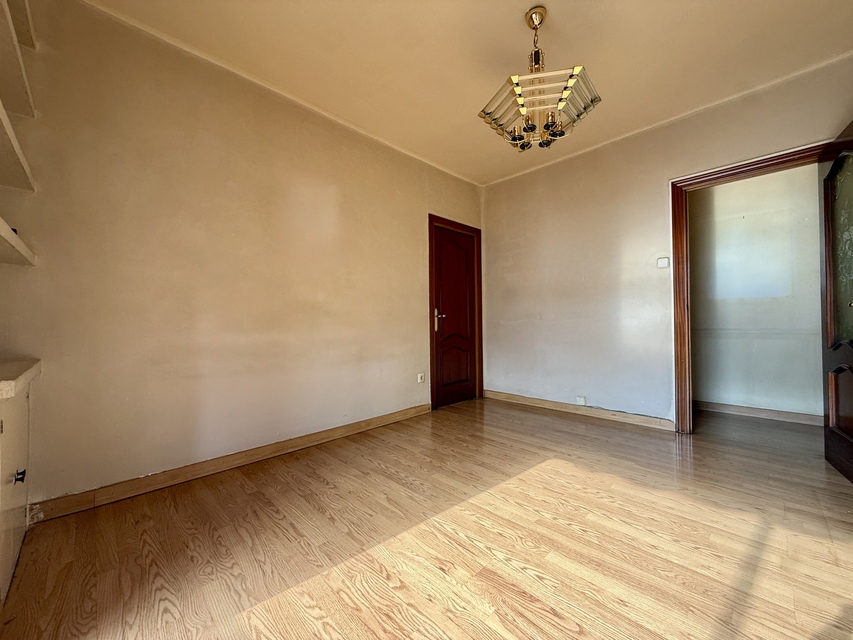 Piso en Venta en Calle Mercedes Arteaga, Opañel