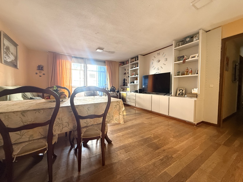 Piso en Venta en Calle Urogallo, Opañel