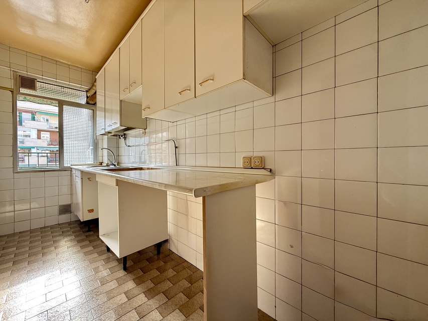 Piso en Venta en Calle Mercedes Arteaga, Opañel