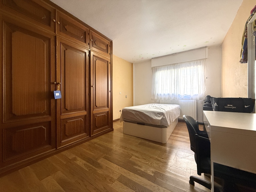 Piso en Venta en Calle Urogallo, Opañel