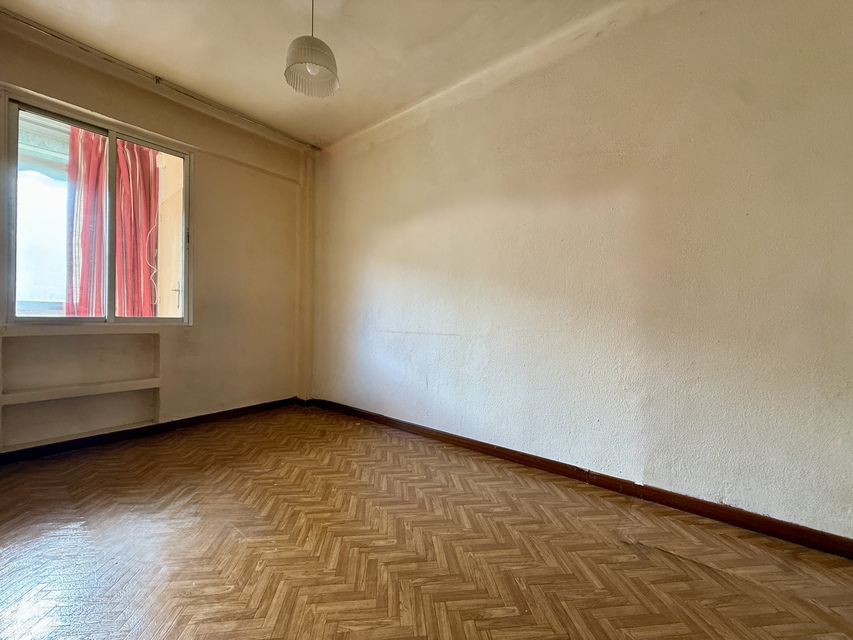 Piso en Venta en Calle Mercedes Arteaga, Opañel