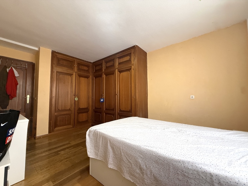 Piso en Venta en Calle Urogallo, Opañel